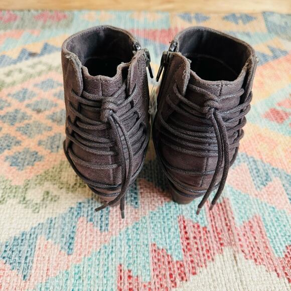 💚 Report | faux leather milla ankle booties - Picture 2 of 6